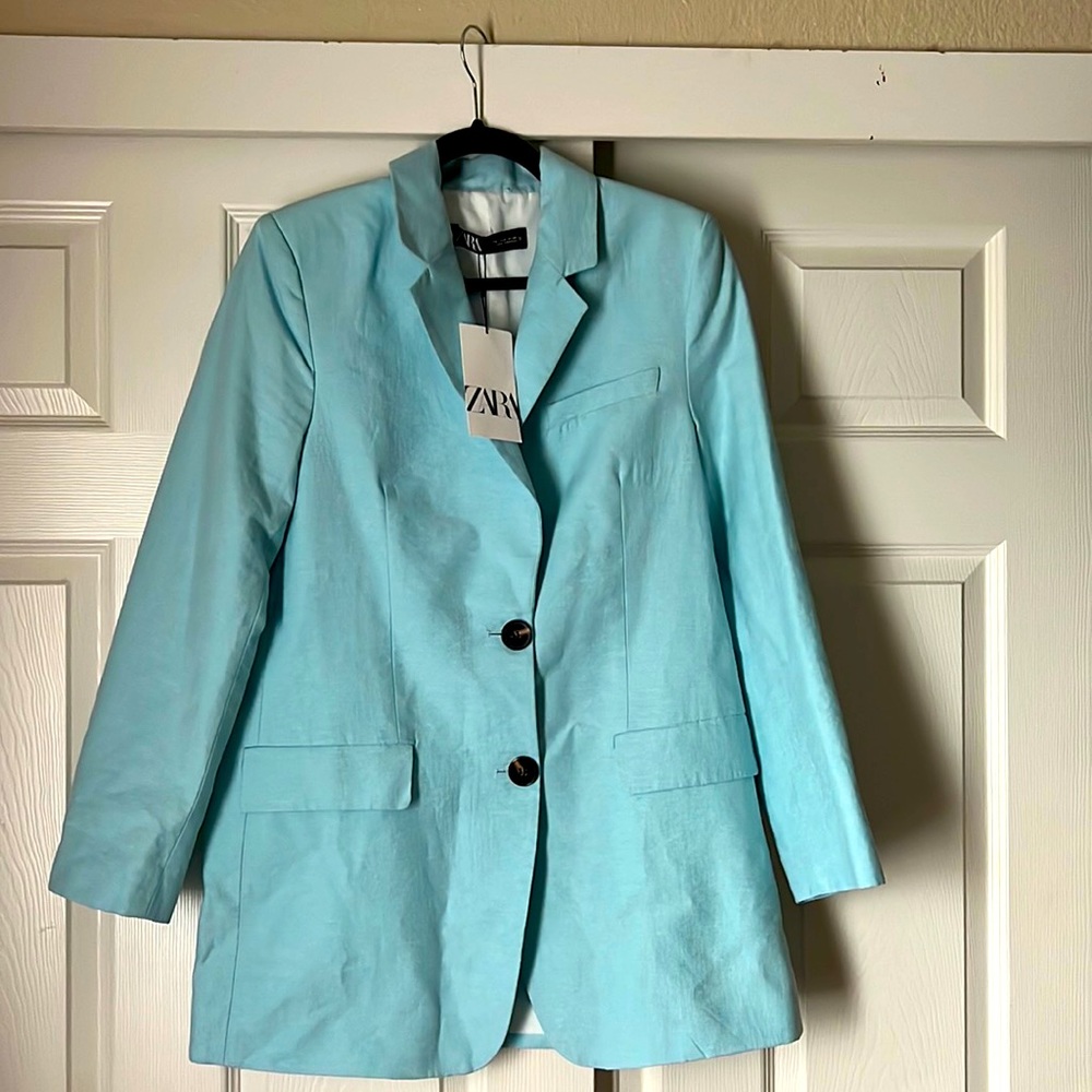 New whit tag Zara blazer oversized medium beautiful color!!